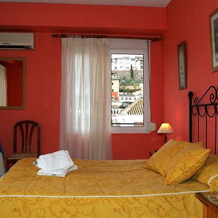 Hostal Londres Granada Bagian luar foto