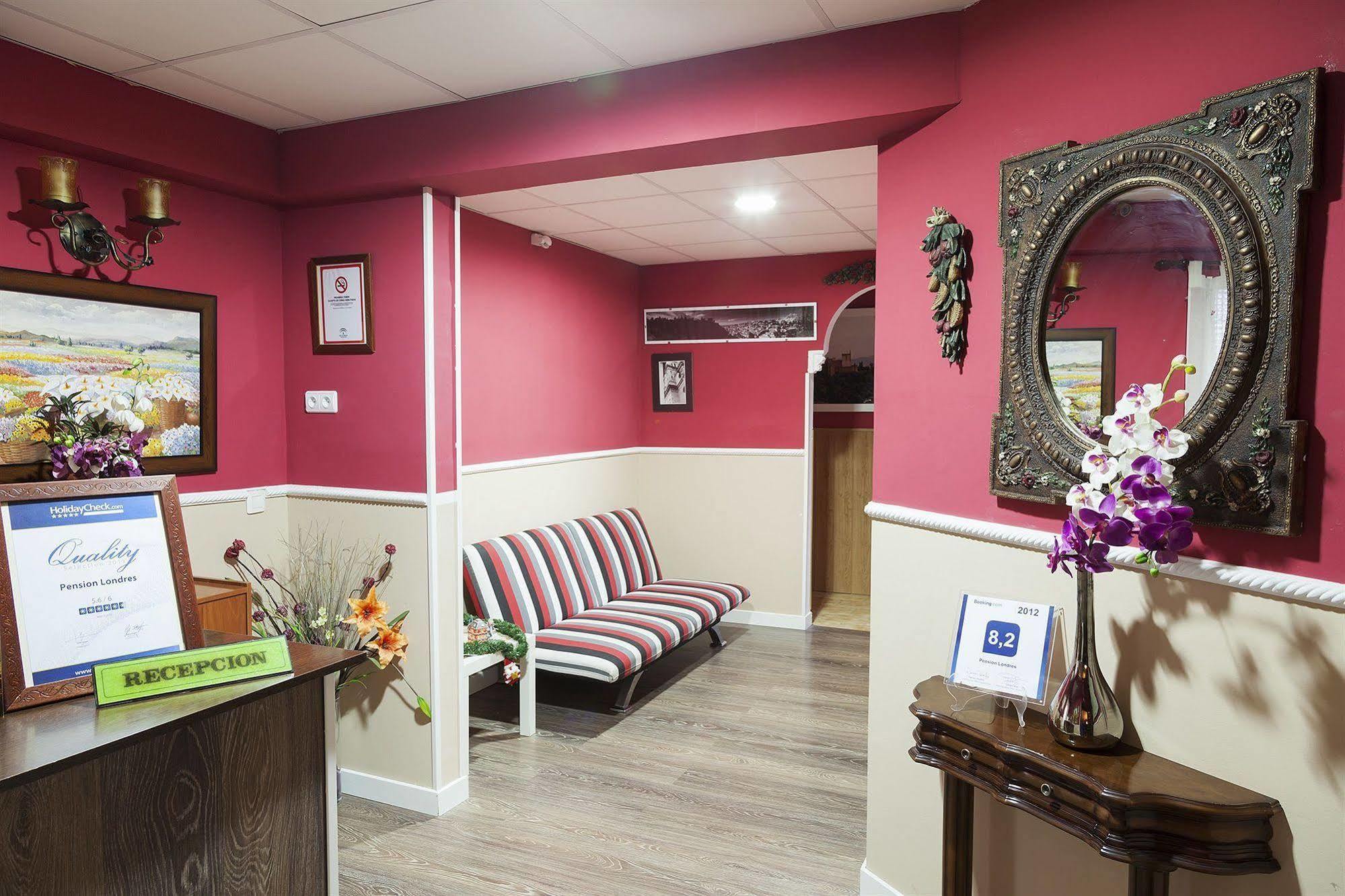 Hostal Londres Granada Bagian luar foto